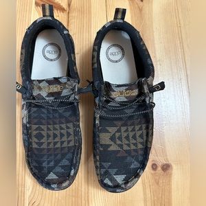 Men’s Aztec hey dudes